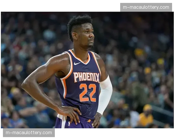 大洛佩兹低位防守经验老道 快船内线防守因此升级